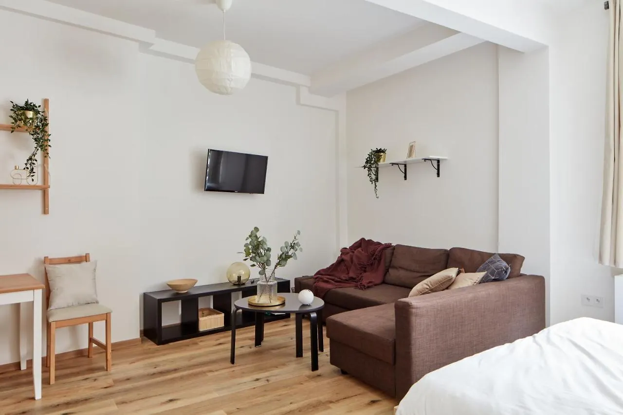 Cozy Studio In New Town By Prague Days Apartment
