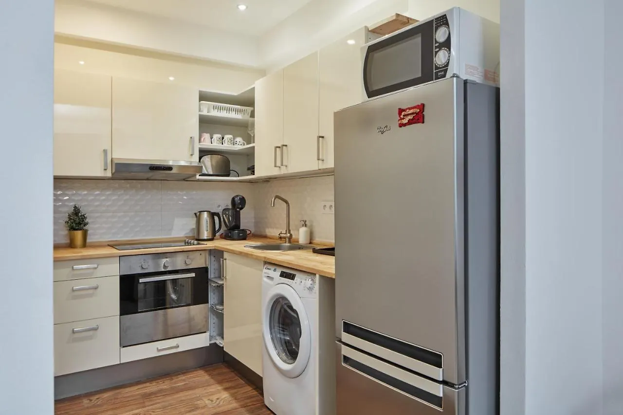 Cozy Studio In New Town By Prague Days Apartment